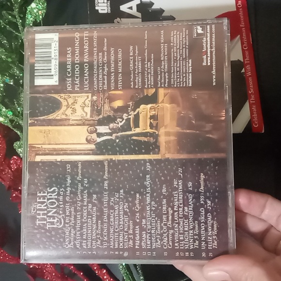 THE THREE TENORS CHRISTMAS AND A PIANO CHRISTMAS CDs - Picture 3 of 8